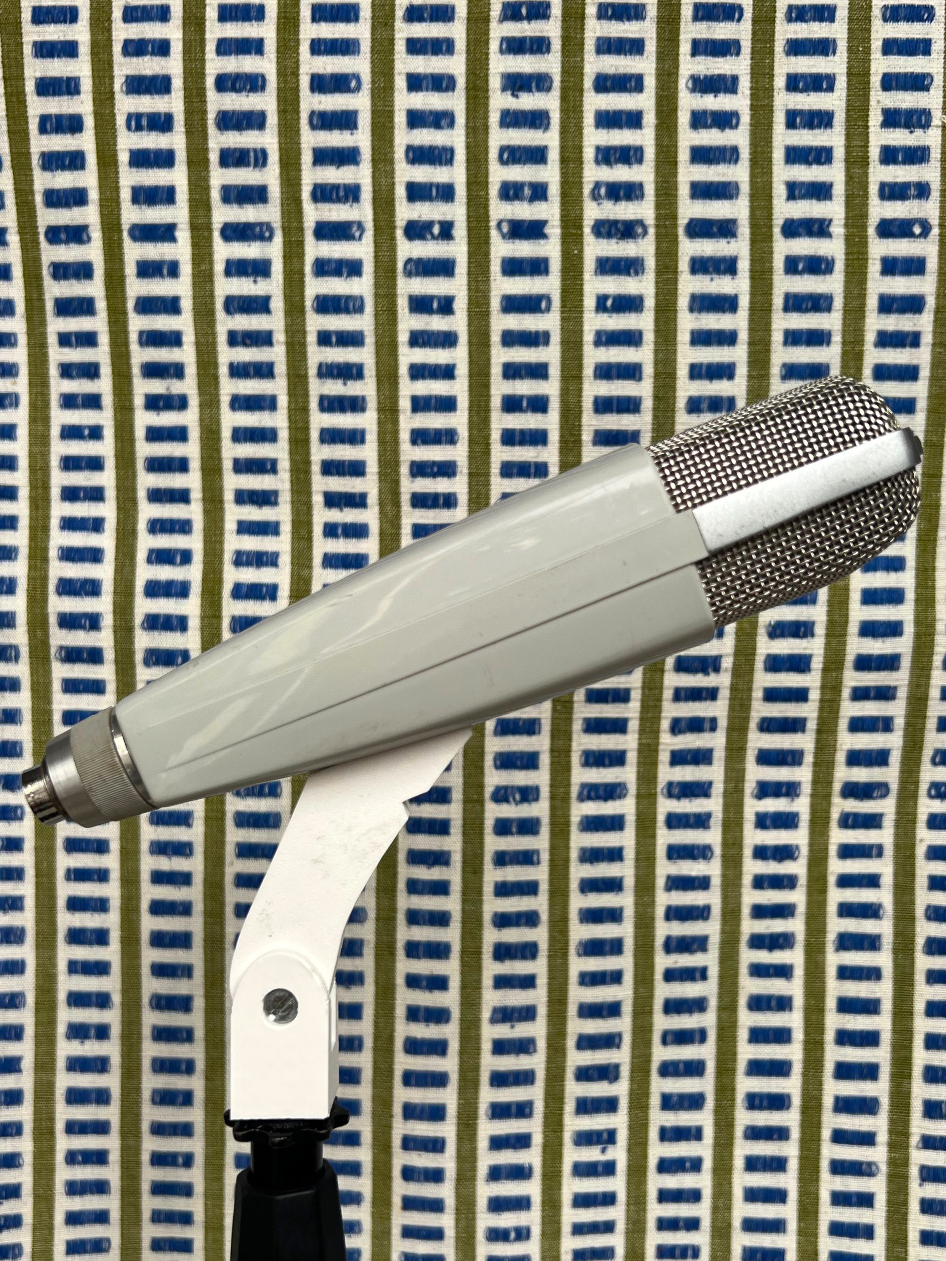 Sennheiser MD421 N Dynamic Microphone - Image 2