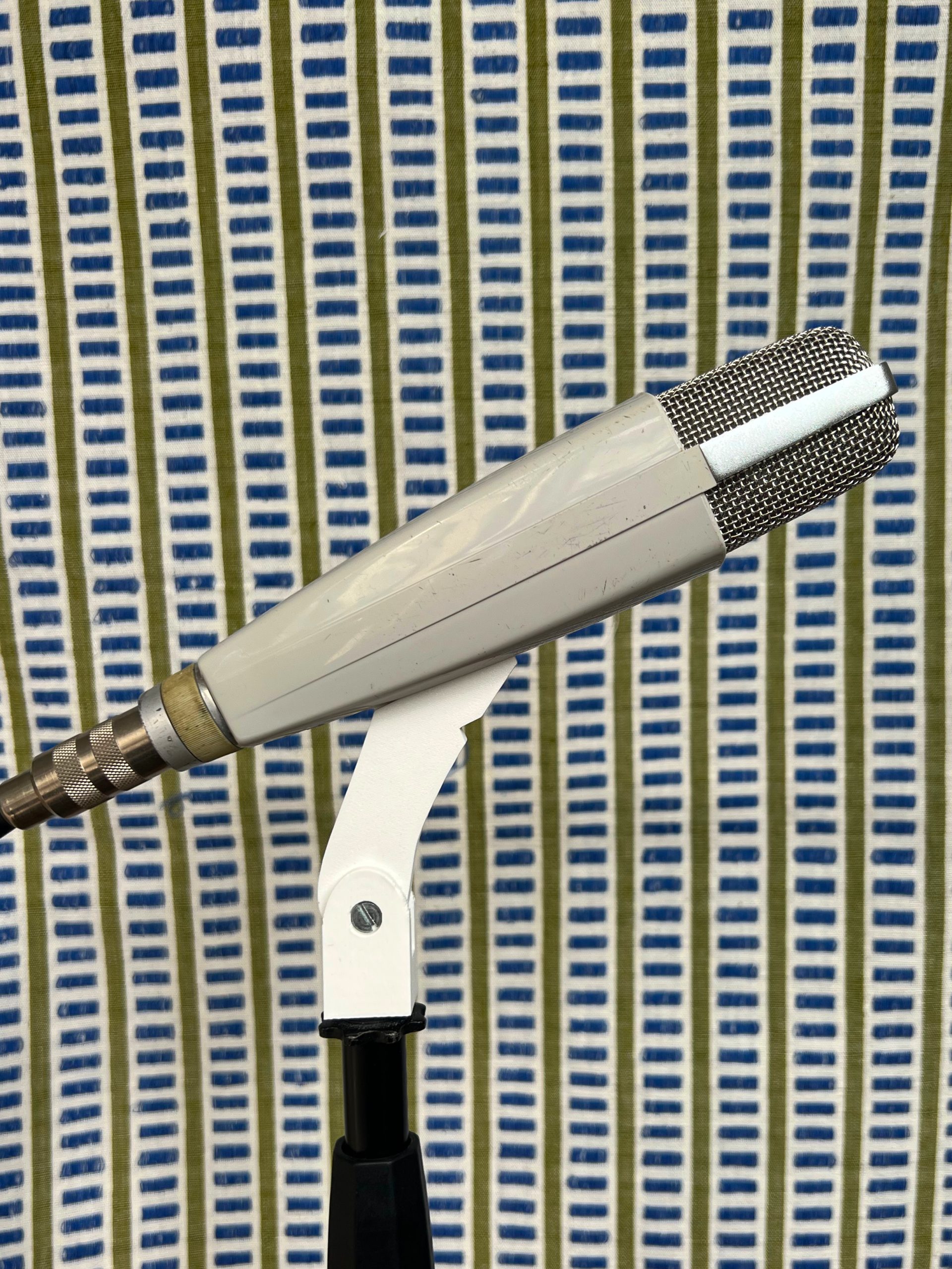 1960's Sennheiser MD421 HL Dynamic Microphone - Image 2