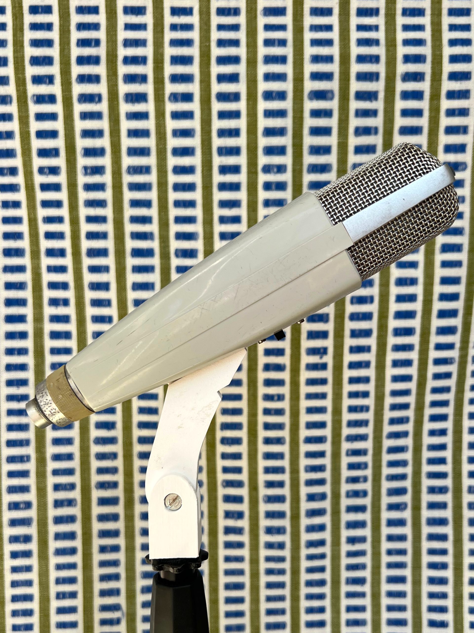 Sennheiser MD421 N Dynamic Microphone - Image 2