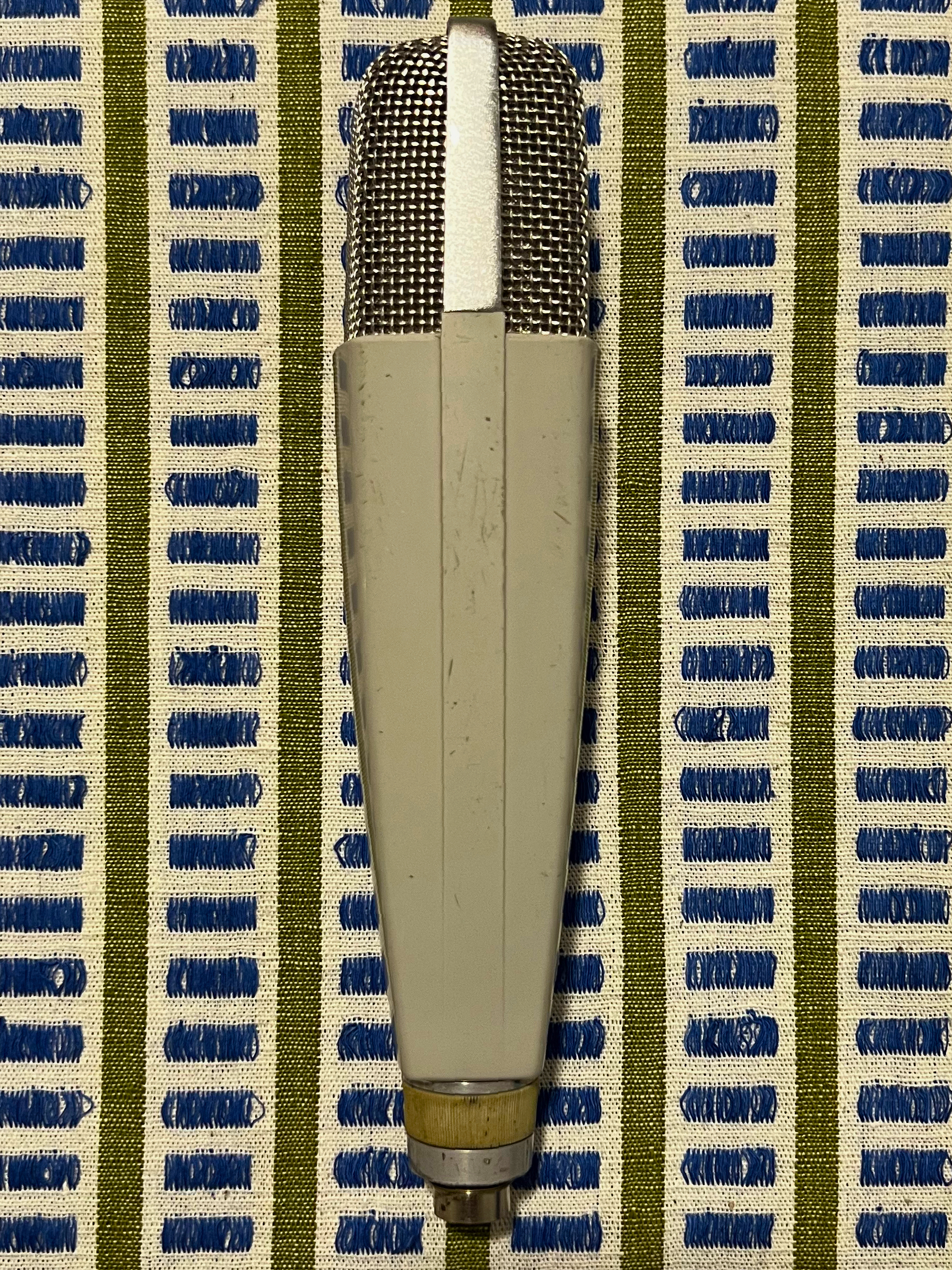 1960's Sennheiser MD421 HL Dynamic Microphone - Image 5