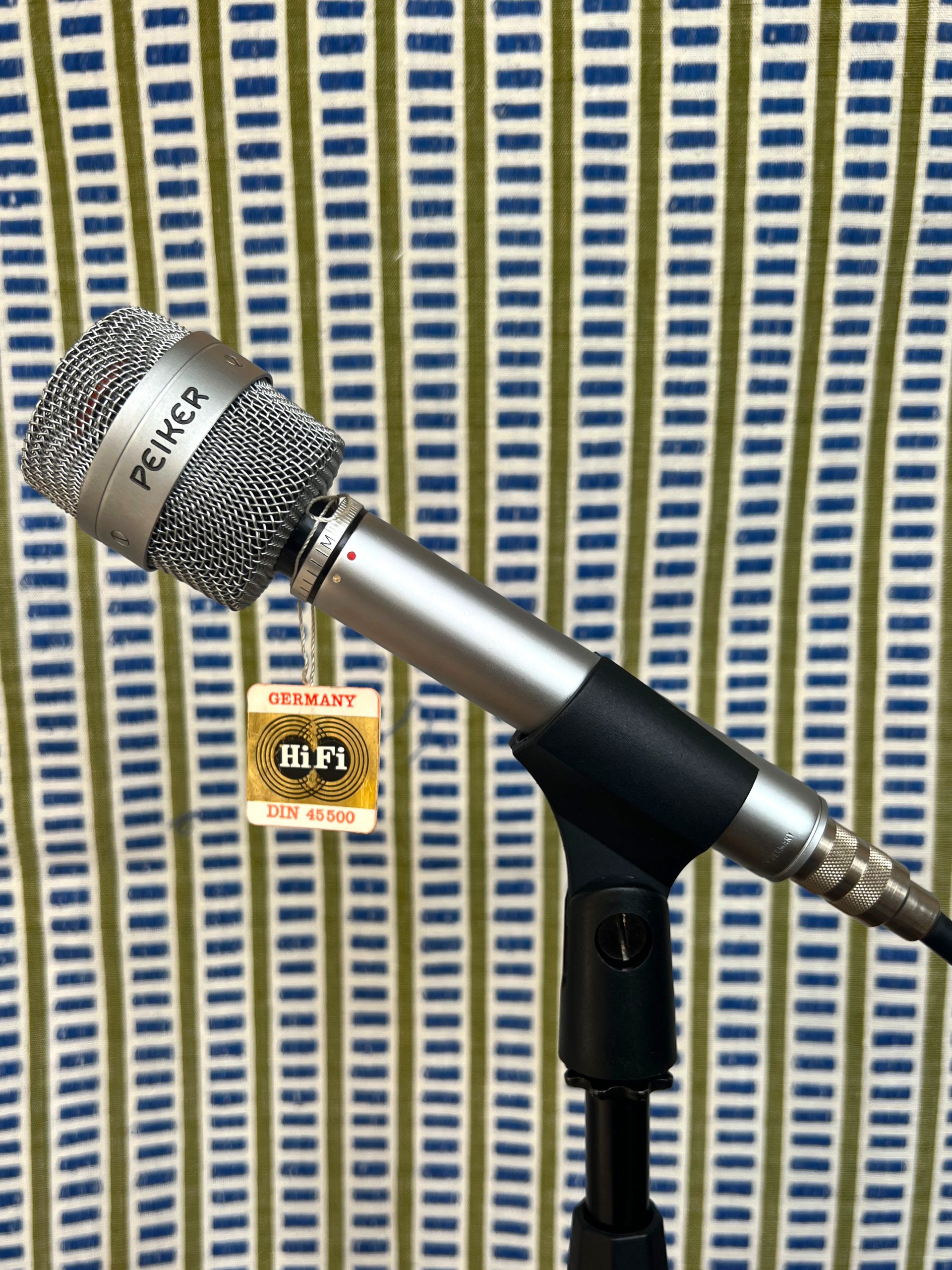 Peiker TM-40 N Dynamic Microphone - Image 2