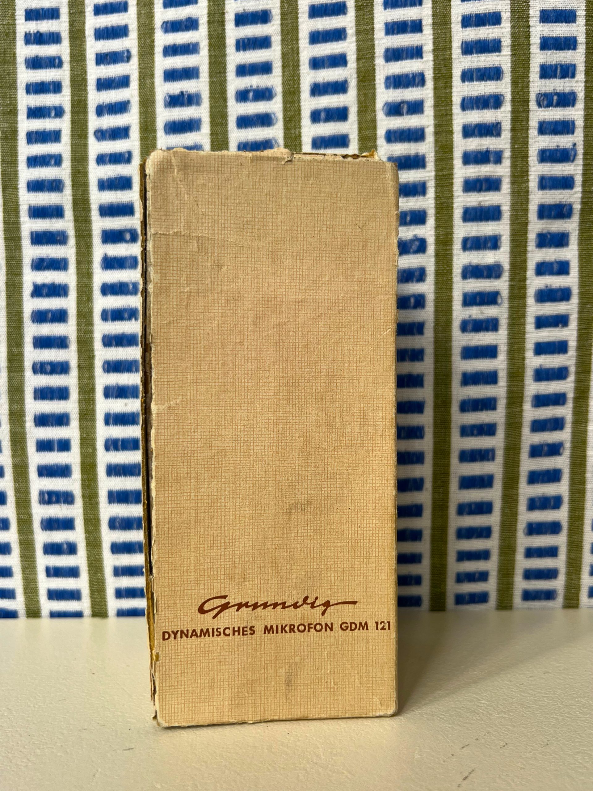 Grundig GDM-121 Omnidirectional Dynamic Microphone - Image 7