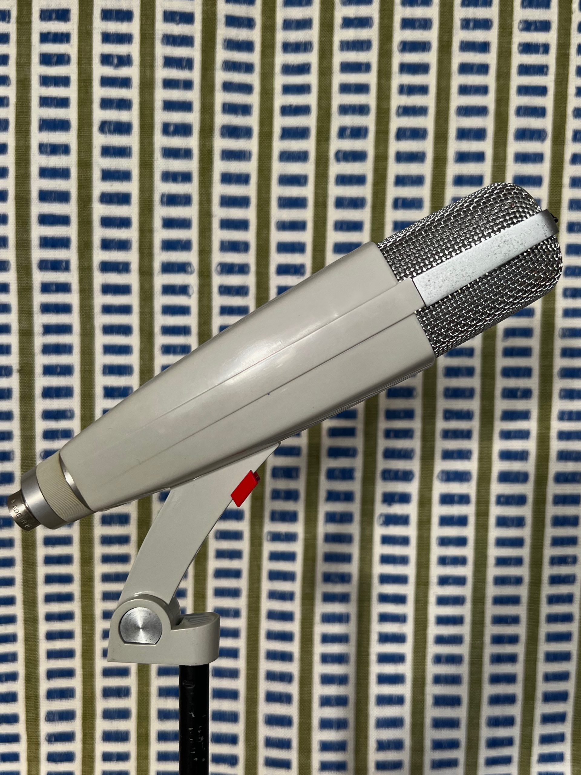 Sennheiser MD421-HN Cardioid Dynamic Microphone - Image 2