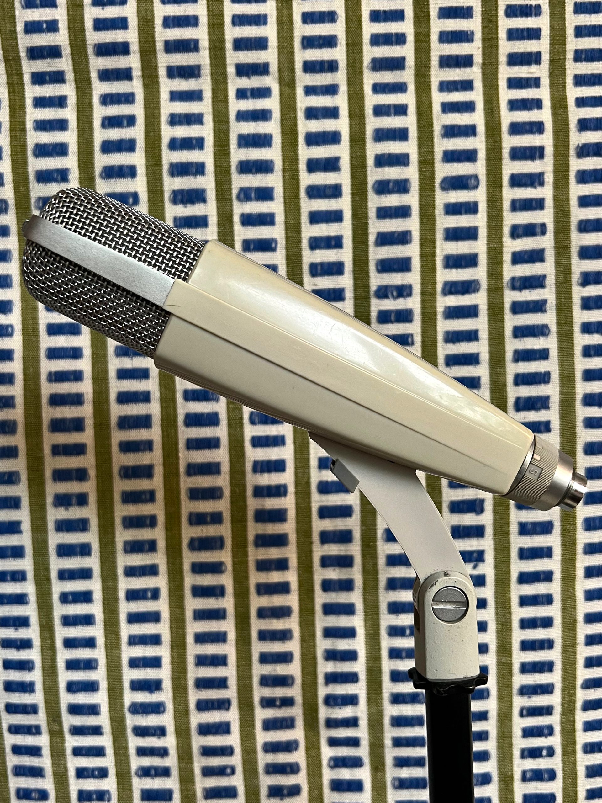 Sennheiser MD421-N Cardioid Dynamic Microphone