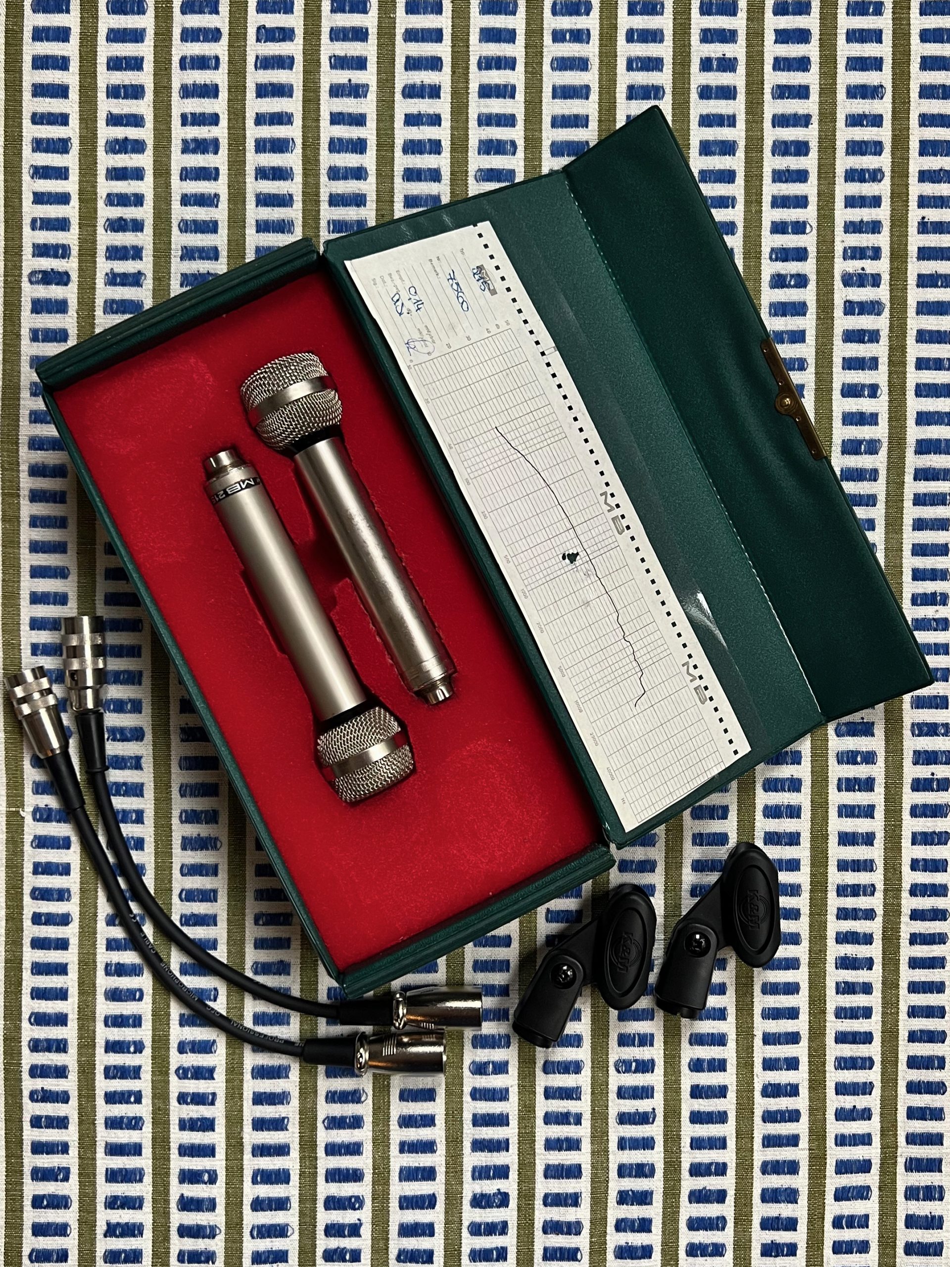 MB Elektronik MB215 Dynamic Microphone Pair - Image 2
