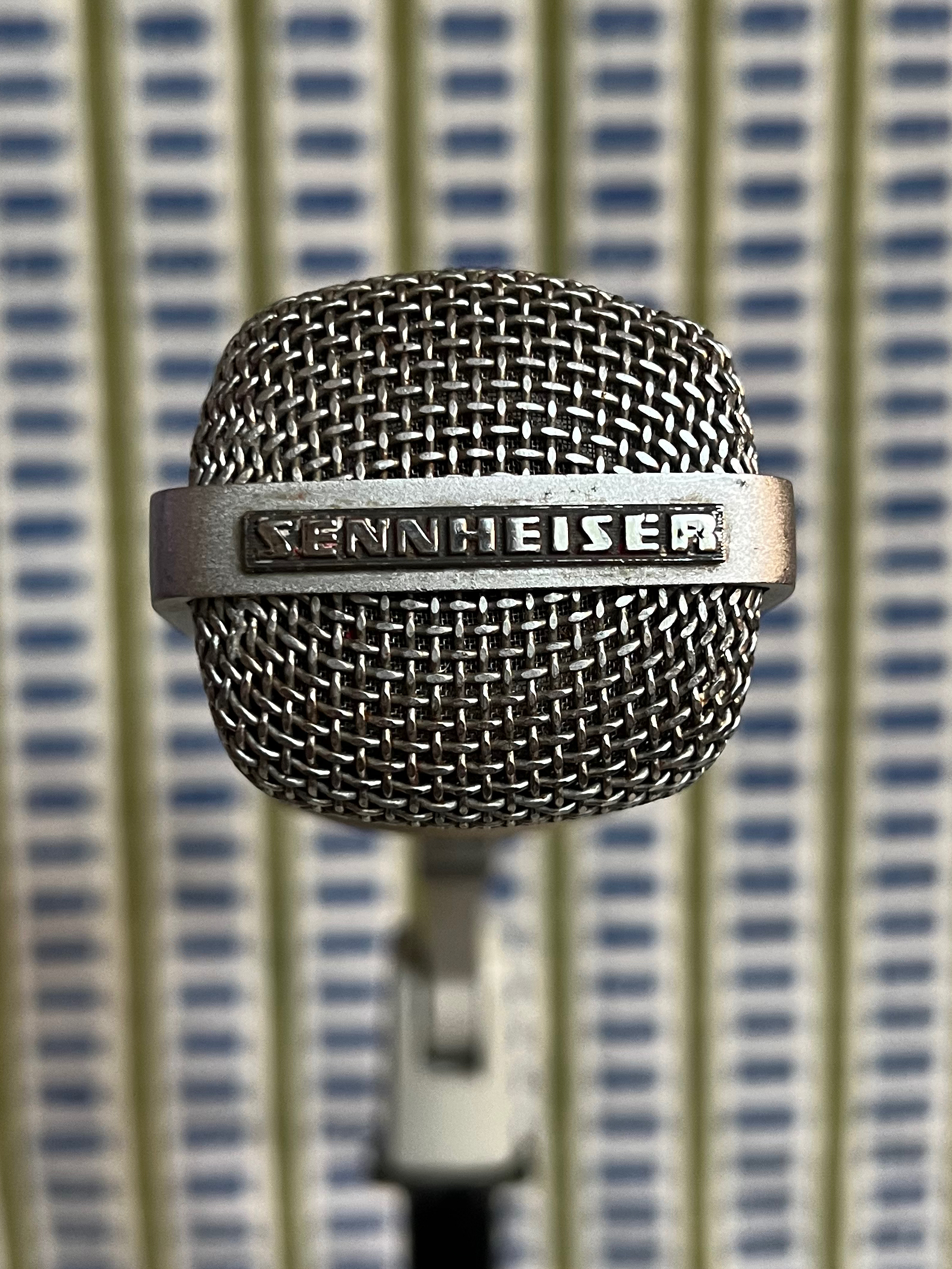 Sennheiser MD421-N Cardioid Dynamic Microphone - Image 4